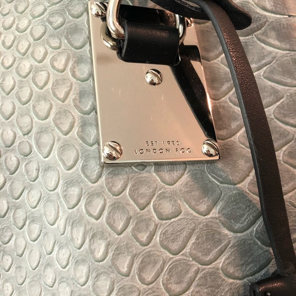 London Fog Snakeskin Hangbag - Picture 4 of 8